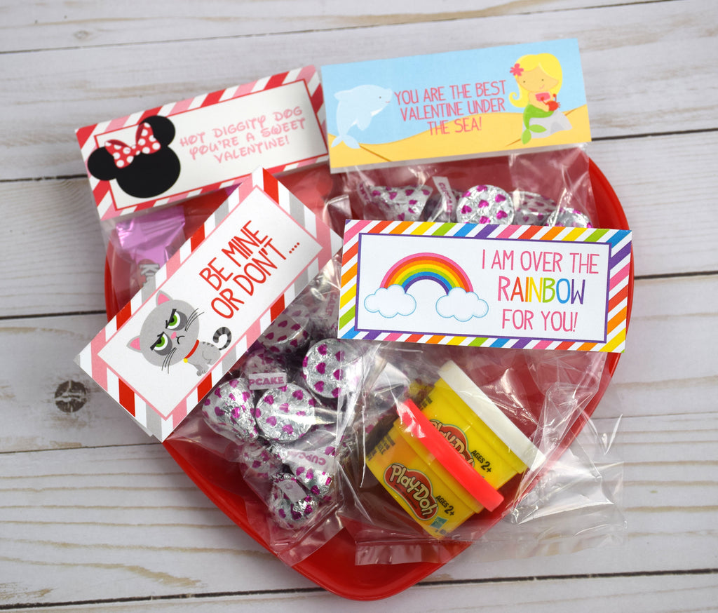 Set of 12 Kids Valentine Favor Bags & Toppers